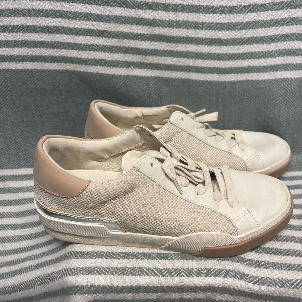 DV by Dolce Vita Harryson Cream and Tan Sneakers with Minimalist Design Size 8.5 - Picture 3 of 5